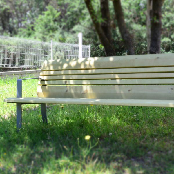 LUCY : BENCHES