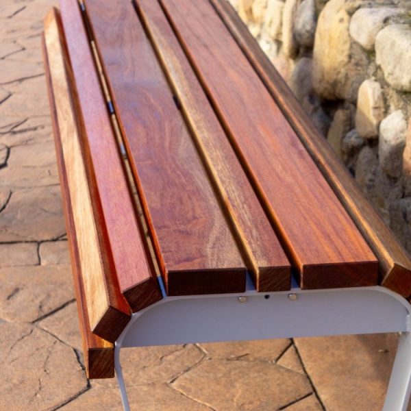 SQUARE : BENCHES