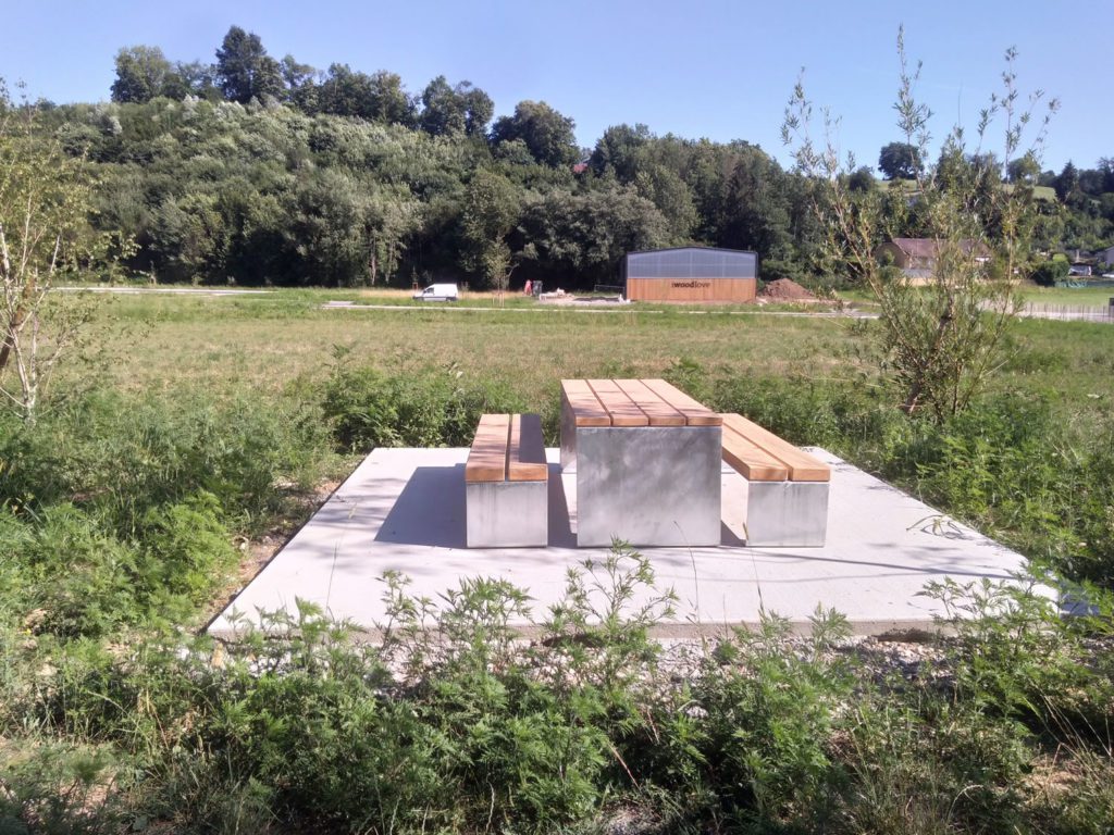 YH5BAEAAAAALAAAAAABAAEAAAIBRAA7