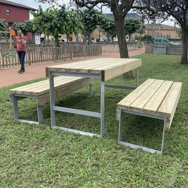 URBAN : BANCS ET TABLE
